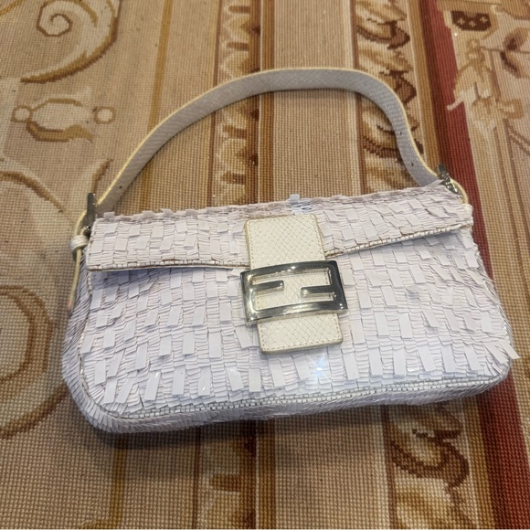 Vintage Fendi Sequins Baguette White Designer Shoulder Bag With Lizard Accents - Picture 3 of 16